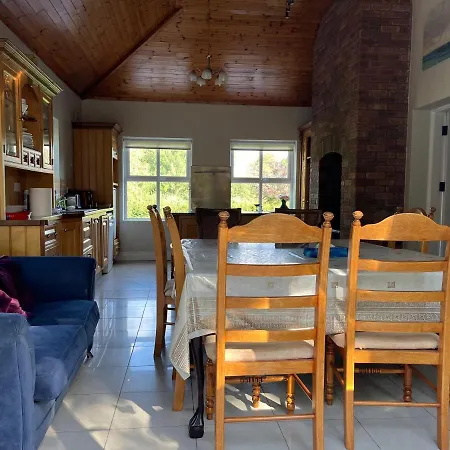 Strawberry View Bed & Breakfast *